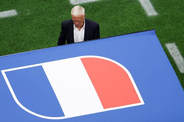 ARLINGTON, TEXAS - JULY 14: Didier Deschamps, head coach of France, looks on during the FIFA World Cup, WM, Weltmeisterschaft, Fussball 2026 Semi Final match between France and Spain at Dallas Stadium on July 14, 2026 in Arlington, Texas.  Copyright: xWuxZhizhaox 111654373774