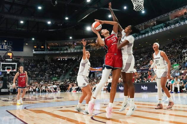 July 14, 2026, Toronto, On, CAN: Washington Mystics Lauren Betts (51) shoots on Toronto Tempo s Kayla Alexander during second half WNBA, Basketball Damen, USA basketball action in Toronto on Tuesday, July 14, 2026. Canada News - July 14, 2026  - ZUMAc35_ 20260714_zaf_c35_143 Copyright: xChrisxYoungx