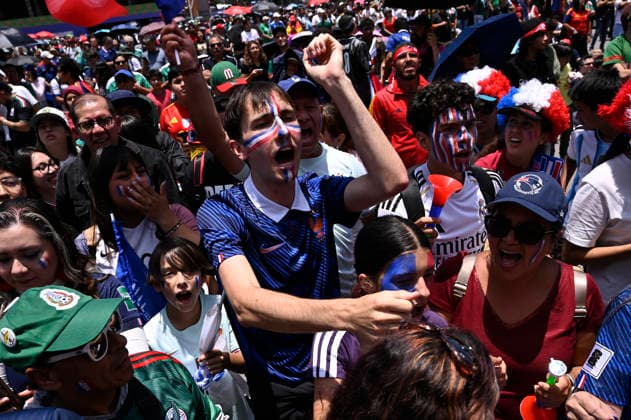 Spain V France FIFA Fan Festival - FIFA World Cup, WM, Weltmeisterschaft, Fussball 2026 France football fans support their national team, Nationalteam while watching the FIFA World Cup 2026 semifinals match between Spain and France on a giant screen at the FIFA World Cup Fan Festival on July 14, 2026 in Mexico City, Mexico. Spain defeated France 2-0 to advance to the final. (Photo by Carlos Tischler Eyepix Group) Copyright: xCarlosxTischler xEyepixxGroupx CT_14072026_192886