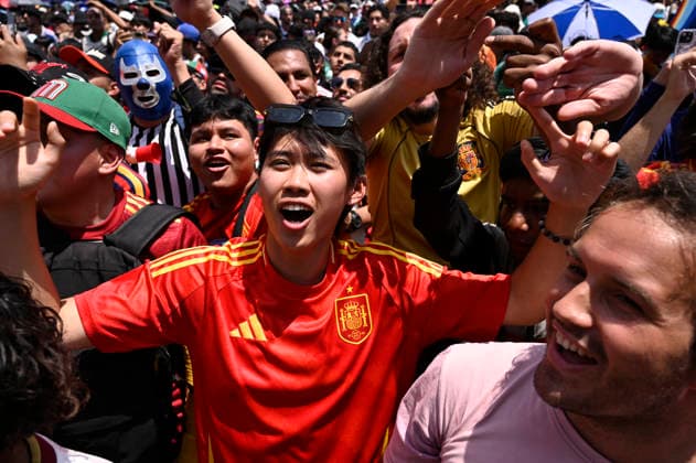 Spain V France FIFA Fan Festival - FIFA World Cup, WM, Weltmeisterschaft, Fussball 2026 Spain football fans support their national team, Nationalteam while watching the FIFA World Cup 2026 semifinals match between Spain and France on a giant screen at the FIFA World Cup Fan Festival on July 14, 2026 in Mexico City, Mexico. Spain defeated France 2-0 to advance to the final. (Photo by Carlos Tischler Eyepix Group) Copyright: xCarlosxTischler xEyepixxGroupx CT_14072026_192920