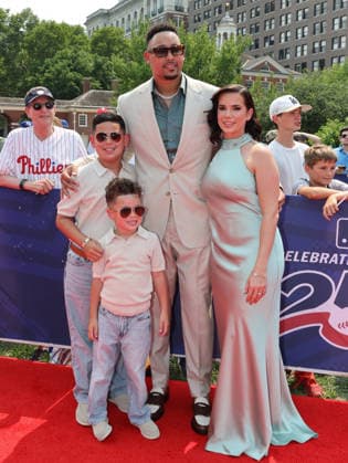 Jhoan Duran 59 of the Philadelphia Phillies arrives on the red carpet at the 2026 MLB, Baseball Herren, USA All Star Red Carpet Show in Philadelphia, Pennsylvania, on Tuesday, July 14, 2026.  PHI202607143002 LAURENCExKESTERSON