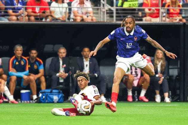 July 14, 2026, USA: Lamine Yamal player of Spain and Bradley Barcola player of France during the FIFA World Cup, WM, Weltmeisterschaft, Fussball semifinal match between France and Spain, at Dallas Stadium, in Texas, United States, on Tuesday, July 14, 2026. USA - ZUMAc233 0861643687st Copyright: xVanessaxCarvalhox