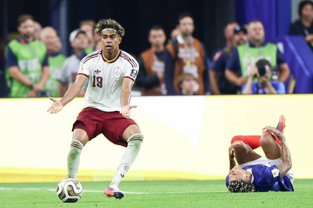 Lamine Yamal of Spain reacts during a 2026 FIFA World Cup, WM, Weltmeisterschaft, Fussball semifinal match between France and Spain at AT&T stadium in Arlington, United States, 14 July 2026. FIFA World Cup 2026 Semifinal: France vs. Spain ACHTUNG: NUR REDAKTIONELLE NUTZUNG  Copyright: xCarlosxRamírezx GR2155 20260714-55020894887_1 FIFA World Cup 2026 Semifinal: France vs. Spain !ACHTUNG: NUR REDAKTIONELLE NUTZUNG!  Copyright: xIMAGO CarlosxRamírezx imago images 0861636319 0861636319st