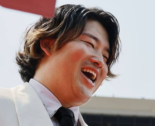 Baseball: MLB, Baseball Herren, USA All-Star Game Munetaka Murakami of the Chicago White Sox meets the press after taking part in a red carpet show ahead of Major League Baseball s All-Star Game at Citizens Bank Park in Philadelphia on July 14, 2026.  A14AA0005623139P