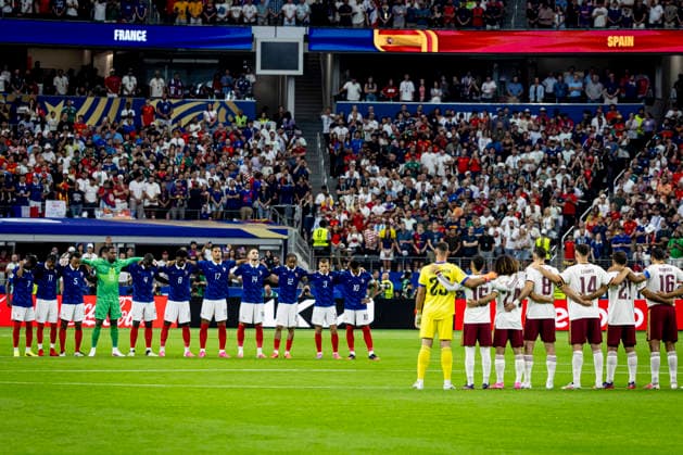FOOTBALL : France vs Espagne Demi-finale de la Coupe du Monde de la FIFA 2026. Dallas Stadium (AT&T Stadium), Arlington, Texas, Etats-Unis. 14 07 2026. photo de l Ã quipe de France et Spain avant le coup d envoi du match  Copyright: xelyxandroxcegarrax