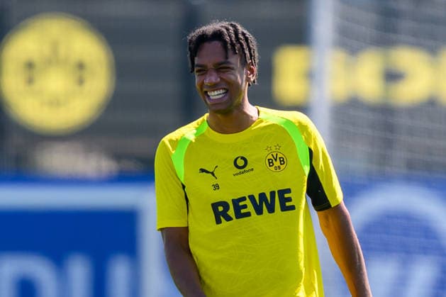 14.07.2026: Bundesliga, Borussia Dortmund öffentliches Training, Saisonstart 2026 2027 in Dortmund Filippo Mane (Borussia Dortmund) lacht. *** July 14, 2026: Bundesliga, Borussia Dortmund open practice, start of the 2026–2027 season in Dortmund; Filippo Mane of Borussia Dortmund laughs Copyright: xDavidxInderliedx