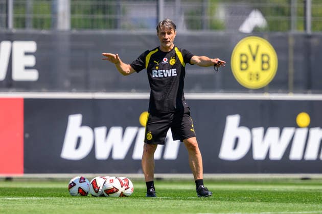 14.07.2026: Bundesliga, Borussia Dortmund öffentliches Training, Saisonstart 2026 2027 in Dortmund Trainer Niko Kovac (Borussia Dortmund) gibt Anweisungen. *** July 14, 2026: Bundesliga, Borussia Dortmund open practice, start of the 2026–2027 season in Dortmund; Coach Niko Kovac gives instructions Copyright: xDavidxInderliedx