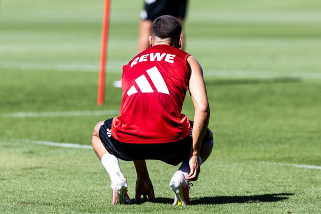 COLOGNE, GERMANY - JULY 15: Said El Mala (1. FC Koeln, 13) holding his ankle during a training session of season 2026 27 at Geissbockheim on July 15, 2026 in Cologne, Germany. North Rhine Westphalia Germany Copyright: xSteffiexWunderlx