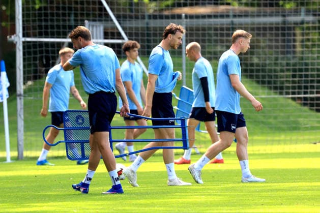 DEU, DFL, 2. FBL Hertha BSC, Training, 15.07.2026, Sportforum, Berlin, DEU, DFL, 2. FBL Hertha BSC, Training, Linus Gechter (Hertha BSC Berlin 44), Julian Eitschberger (Hertha BSC Berlin 2), Marton Dardai (Hertha BSC Berlin 31) DFL - regulations prohibit any use of Photographs as image sequences and or quasi-video Berlin Sportforum Berlin Deutschland *** GER, DFL, 2nd Bundesliga Hertha BSC, Training, July 15, 2026, Sportforum, Berlin, GER, DFL, 2nd Bundesliga Hertha BSC, Training, Linus Gechter Hertha BSC Berlin 44, Julian Eitschberger Hertha BSC Berlin 2, Marton Dardai Hertha BSC Berlin 31. DFL regulations prohibit any use of photographs as image sequences and or quasi-video. Berlin Sportforum, Berlin, Germany Copyright: xNordphotox xEnglerx