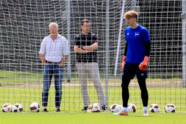 DEU, DFL, 2. FBL Hertha BSC, Training, 15.07.2026, Sportforum, Berlin, DEU, DFL, 2. FBL Hertha BSC, Training, Dr. Peter Goerlich - Geschaeftsfuehrung, Benjamin Weber (Sportdirektor, Hertha BSC Berlin), Tim Goller (Hertha BSC Berlin 43) DFL - regulations prohibit any use of Photographs as image sequences and or quasi-video Berlin Sportforum Berlin Deutschland *** GER, DFL, 2nd Bundesliga Hertha BSC, Training, July 15, 2026, Sportforum, Berlin, GER, DFL, 2nd Bundesliga Hertha BSC, Training, Dr. Peter Goerlich, CEO, Benjamin Weber, Sporting Director, Hertha BSC Berlin, Tim Goller, Hertha BSC Berlin 43. DFL regulations prohibit any use of photographs as image sequences and or quasi-video. Berlin Sportforum, Berlin, Germany Copyright: xNordphotox xEnglerx