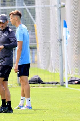 DEU, DFL, 2. FBL Hertha BSC, Training, 15.07.2026, Sportforum, Berlin, DEU, DFL, 2. FBL Hertha BSC, Training, Cheftrainer Stefan Leitl (Hertha BSC Berlin), mit seinem Bruder Filip Brekalo DFL - regulations prohibit any use of Photographs as image sequences and or quasi-video Berlin Sportforum Berlin Deutschland *** GER, DFL, 2nd Bundesliga Hertha BSC, Training, July 15, 2026, Sportforum, Berlin, GER, DFL, 2nd Bundesliga Hertha BSC, Training, Head Coach Stefan Leitl of Hertha BSC Berlin, with his brother Filip Brekalo. DFL regulations prohibit any use of photographs as image sequences and or quasi-video. Berlin Sportforum, Berlin, Germany Copyright: xNordphotox xEnglerx