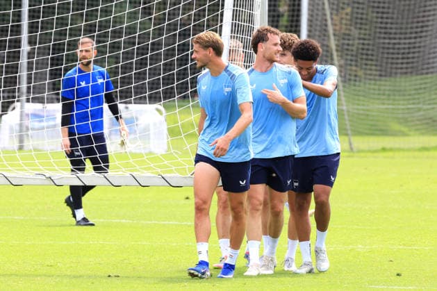 DEU, DFL, 2. FBL Hertha BSC, Training, 15.07.2026, Sportforum, Berlin, DEU, DFL, 2. FBL Hertha BSC, Training, Tortraeger, Marton Dardai (Hertha BSC Berlin 31), Pascal Klemens (Hertha BSC Berlin 41), Jerom Diallo (Hertha BSC Berlin 51) DFL - regulations prohibit any use of Photographs as image sequences and or quasi-video Berlin Sportforum Berlin Deutschland *** GER, DFL, 2nd Bundesliga Hertha BSC, Training, July 15, 2026, Sportforum, Berlin, GER, DFL, 2nd Bundesliga Hertha BSC, Training, Goalkeeper, Marton Dardai, Hertha BSC Berlin 31; Pascal Klemens, Hertha BSC Berlin 41; Jerom Diallo, Hertha BSC Berlin 51. DFL regulations prohibit any use of photographs as image sequences and or quasi-video. Berlin Sportforum, Berlin, Germany Copyright: xNordphotox xEnglerx