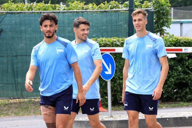 DEU, DFL, 2. FBL Hertha BSC, Training, 15.07.2026, Sportforum, Berlin, DEU, DFL, 2. FBL Hertha BSC, Training, Josip Brekalo (Hertha BSC Berlin 7) und sein Bruder Filip, Kevin Sessa (Hertha BSC Berlin 8) DFL - regulations prohibit any use of Photographs as image sequences and or quasi-video Berlin Sportforum Berlin Deutschland *** GER, DFL, 2nd Bundesliga Hertha BSC, Training, July 15, 2026, Sportforum, Berlin, GER, DFL, 2nd Bundesliga Hertha BSC, Training, Josip Brekalo (Hertha BSC Berlin 7) and his brother Filip, Kevin Sessa (Hertha BSC Berlin 8). DFL regulations prohibit any use of photographs as image sequences and or quasi-video. Berlin Sportforum, Berlin, Germany Copyright: xNordphotox xEnglerx