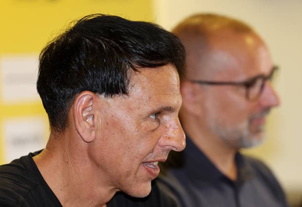 Ludwigsburg, Basketball MHP Riesen Ludwigsburg PK, v.l. Alexander Reil (1. Vorsitzender MHP Riesen und Präsident der AG Basketball-Bundesliga), Headcoach Carles Duran *** Ludwigsburg, MHP Riesen Ludwigsburg Basketball Press Conference; from left: Alexander Reil, Chairman of MHP Riesen and President of the Basketball Bundesliga AG; Head Coach Carles Duran