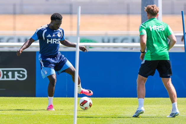 15.07.2026, Fussball, Training des FC Schalke 04. Zaid Tchibara (FC Schalke 04). Gelsenkirchen Trainingsgelände FC Schalke 04 NRW Deutschland xRHR-FOTO YYx *** July 15, 2026, Soccer, FC Schalke 04 practice Zaid Tchibara FC Schalke 04 Gelsenkirchen FC Schalke 04 training facility NRW Germany xRHR PHOTO YYx Copyright: RHR-FOTOx RHR-FOTO YY