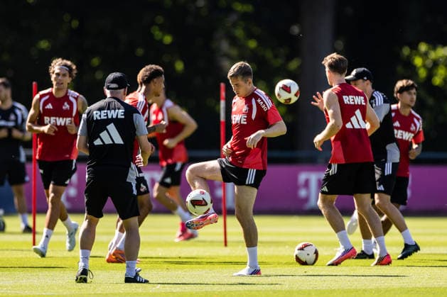 COLOGNE, GERMANY - JULY 15: Isak Johannesson (1. FC Koeln, 18) controls the ball during a training session of season 2026 27 at Geissbockheim on July 15, 2026 in Cologne, Germany. North Rhine Westphalia Germany Copyright: xSteffiexWunderlx
