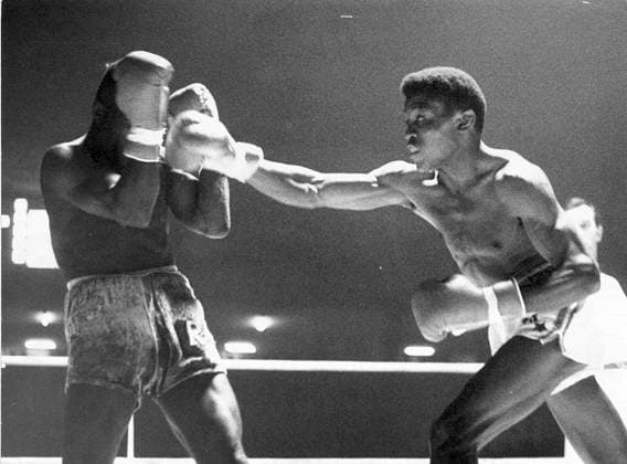 El boxeador hispano-cubano JosÃ Legra. The Hispanic-Cuban boxer JosÃ Legra.  -ecommerce-Fotos eCommerce-2-182303852