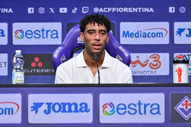 IPA86703908 - ACF Fiorentina midfielder Arthur Atta speaks during a press conference, PK, Pressekonferenz held to introduce ACF Fiorentina s new player, Arthur Atta, ahead of an Italian Serie A soccer match in Bagno a Ripoli (FI), Italy, on July 15, 2026  Copyright: xLisaxGuglielmi IPAxSportx xx 86703908