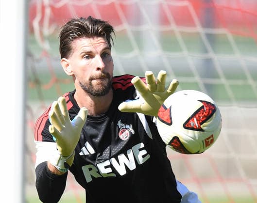 15.07.2026, xophax, Fussball 1.Bundesliga, 1.FC Koeln , Trainingsauftakt am Geissbockheim. Ron - Robert Zieler ( 1.FC Köln ) Koeln *** July 15, 2026, xophax, Soccer, Bundesliga 1, 1. FC Köln, Start of training at Geissbockheim, Ron Robert Zieler, 1. FC Köln