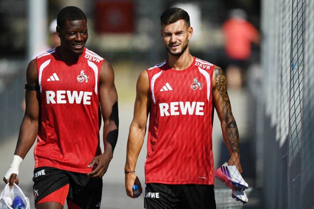 15.07.2026, xophax, Fussball 1.Bundesliga, 1.FC Koeln , Trainingsauftakt am Geissbockheim. Ragnar Ache , links und Tom Krauss , rechts ( beide 1.FC Köln ) Koeln *** July 15, 2026, xophax, Soccer, Bundesliga 1, 1. FC Köln, Start of training at the Geissbockheim: Ragnar Ache (left) and Tom Krauss (right), both of 1. FC Köln