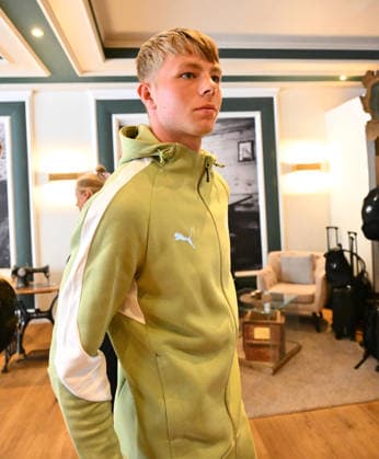 15.07.2026 - Fussball - 2. Bundesliga - Saison 2026 2027 - SpVgg Greuther Fürth Fuerth - Trainingslager Bad Wörishofen - - xwoxzix - Florian Hellstern (1, SpVgg Greuther Fürth ) trifft im Hotel Das Parkhotel ein *** July 15, 2026 Soccer 2. Bundesliga 2026–2027 Season SpVgg Greuther Fürth Fürth Training Camp in Bad Wörishofen xwoxzix Florian Hellstern 1, SpVgg Greuther Fürth arrives at Das Parkhotel