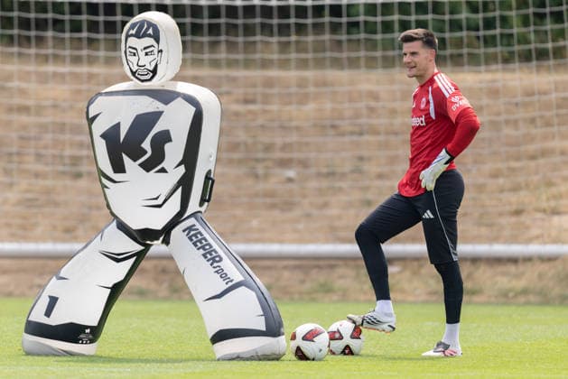 Training Eintracht Frankfurt Torwart Michael Zetterer (Eintracht Frankfurt, 23). Training von Eintracht Frankfurt am 15. Juli 2026 im Deutsche Bank Park in Frankfurt am Main., Frankfurt am Main Hessen Deutschland Deutsche Bank Park *** Training: Eintracht Frankfurt goalkeeper Michael Zetterer, Eintracht Frankfurt, 23. Eintracht Frankfurt training session on July 15, 2026, at Deutsche Bank Park in Frankfurt am Main, Frankfurt am Main, Hesse, Germany. Deutsche Bank Park