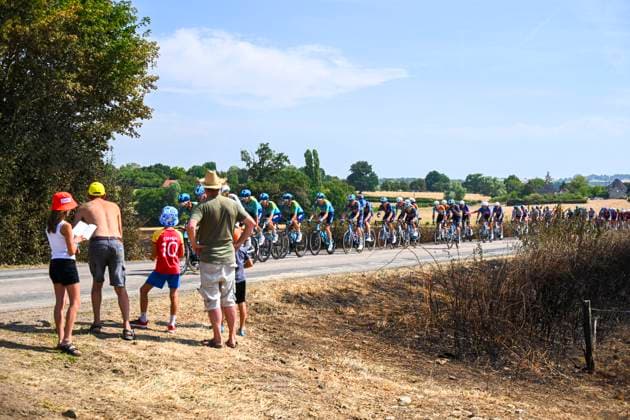 Tour de France 2026 Stage 11 NEVERS, FRANCE - JULY 15 : Illustration picture of the peloton during stage 11 of the 113rd edition of Tour de France an UCI World Tour 2.UWT cycling road race stage for Men Elite of 161 km with start in Vichy and finish in Nevers on July 15, 2026 in Nevers, France, 15 07 2026 Nevers France  Copyright: xGarnierxEtiennex
