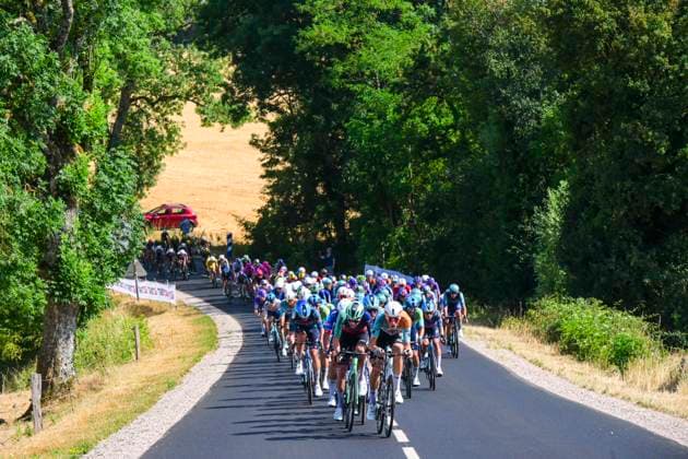 Tour de France 2026 Stage 11 NEVERS, FRANCE - JULY 15 : Illustration picture of the peloton during stage 11 of the 113rd edition of Tour de France an UCI World Tour 2.UWT cycling road race stage for Men Elite of 161 km with start in Vichy and finish in Nevers on July 15, 2026 in Nevers, France, 15 07 2026 Nevers France  Copyright: xPaponxBernardx