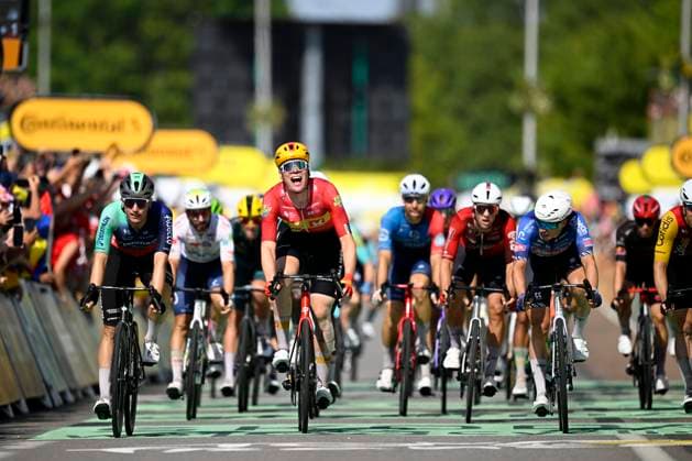 Tour de France 2026 Stage 11 NEVERS, FRANCE - JULY 15 : Waerenskjold Soren (NOR) of Uno-X Mobility celebrating his victory during stage 11 of the 113rd edition of Tour de France an UCI World Tour 2.UWT cycling road race stage for Men Elite of 161 km with start in Vichy and finish in Nevers on July 15, 2026 in Nevers, France, 15 07 2026 Nevers France  Copyright: xTomasxSiskx