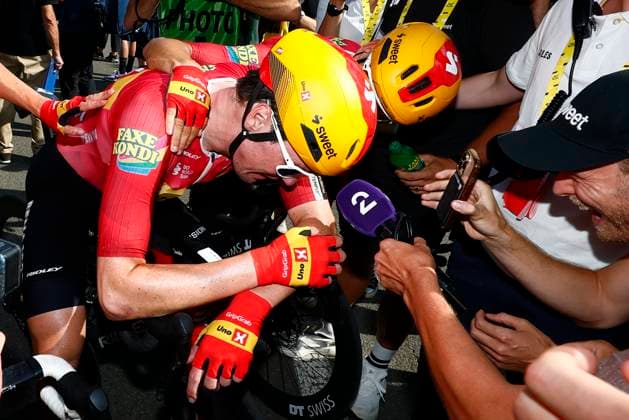 Tour de France 2026 Stage 11 NEVERS, FRANCE - JULY 15 : Waerenskjold Soren (NOR) of Uno-X Mobility celebrating his victory during stage 11 of the 113rd edition of Tour de France an UCI World Tour 2.UWT cycling road race stage for Men Elite of 161 km with start in Vichy and finish in Nevers on July 15, 2026 in Nevers, France, 15 07 2026 Nevers France  Copyright: xLucaxBettinix