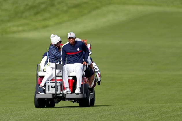 FRANCE GOLF RYDER CUP 2018 Ryder Cup 2018 epa07054260 Tiger Woods (R) of the USA and his girlfriend Erica Herman (L) leave in a golf car following his first match during the Ryder Cup 2018 at The Golf National in Guyancourt, near Paris, France, 28 September 2018. Guyancourt France  Copyright: xIANxLANGSDONx