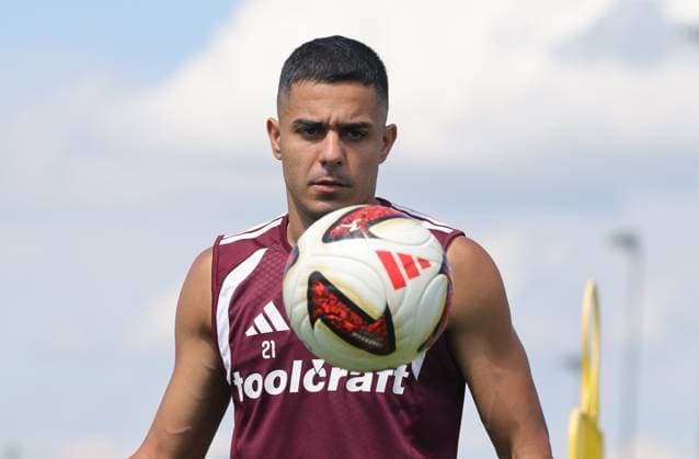 15.07.2026 - Fussball - 2. Fussball - Bundesliga - Saison 2026 2027 - 1. FC Nürnberg Nuernberg FCN ( Club ) - Training - Sportfoto Zink DaMa - xdaxmax - Ioannis Masouras (21, 1. FC Nürnberg FCN ) blickt auf Ball *** July 15, 2026 Soccer 2 Soccer Bundesliga 2026–2027 Season 1 FC Nuremberg Nuremberg FCN Club Training Sports Photo Zink DaMa xdaxmax Ioannis Masouras 21, 1 FC Nuremberg FCN looks at the ball