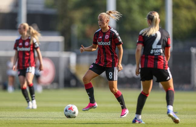 GER, Frankfurt, Eintracht Frankfurt vs Mainz 05, Vorbereitung, Fussball, DFB, Spielzeit 2026 2027, Deutsche Bank Park Platz 4, Testspiel im Bild: Hanna Bennison (Eintracht Frankfurt Frauen 8), Neuzugang DFB DFL REGULATIONS PROHIBIT ANY USE OF PHOTOGRAPHS AS IMAGE SEQUENCES AND OR QUASI-VIDEO, 15.07.2026 *** GER, Frankfurt, Eintracht Frankfurt vs. Mainz 05, Preseason, Soccer, DFB, 2026–2027 Season, Deutsche Bank Park, 4th place, Friendly Match Photo by Hanna Bennison, Eintracht Frankfurt Women’s Team 8, New Signing. DFB and DFL regulations prohibit any use of photographs as image sequences and or quasi-video. July 15, 2026 Copyright: HMBxMedia HendrikxHamelau