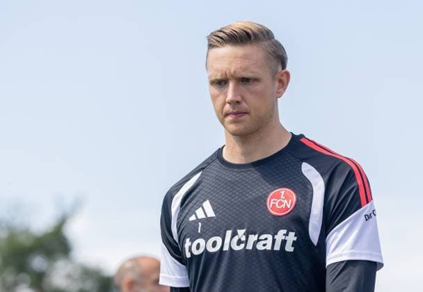 15.07.2026 - Fussball - 2. Fussball - Bundesliga - Saison 2026 2027 - 1. FC Nürnberg Nuernberg FCN ( Club ) - Training - Sportfoto Zink DaMa - xdaxmax - Jan Reichert (1, 1. FC Nürnberg FCN ) nachdenklich *** July 15, 2026 Soccer 2 Bundesliga 2026–2027 Season 1 FC Nürnberg Nuremberg FCN Club Training Sports Photo Zink DaMa xdaxmax Jan Reichert 1, 1 FC Nürnberg FCN pensive