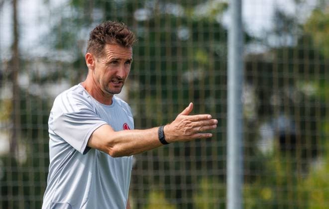15.07.2026 - Fussball - 2. Fussball - Bundesliga - Saison 2026 2027 - 1. FC Nürnberg Nuernberg FCN ( Club ) - Training - Sportfoto Zink DaMa - xdaxmax - Miroslav Miro Klose ( Trainer 1. FC Nürnberg FCN ) zeigt an gestikuliert dirigiert gibt Anweisungen *** July 15, 2026 Soccer 2 German Bundesliga 2026–2027 Season 1. FC Nürnberg Nuremberg FCN Club Training Sports Photo Zink DaMa xdaxmax Miroslav Miro Klose Coach 1. FC Nürnberg FCN gesturing conducts, gives instructions