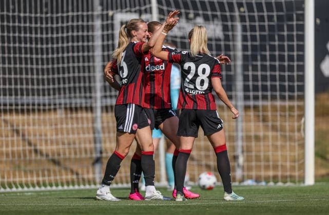GER, Frankfurt, Eintracht Frankfurt vs Mainz 05, Vorbereitung, Fussball, DFB, Spielzeit 2026 2027, Deutsche Bank Park Platz 4, Testspiel im Bild: Amanda Ilestedt (Eintracht Frankfurt Frauen 13), Tor, Jubel und Freude, Emotionen, 2:0 im Testspiel DFB DFL REGULATIONS PROHIBIT ANY USE OF PHOTOGRAPHS AS IMAGE SEQUENCES AND OR QUASI-VIDEO, 15.07.2026 *** GER, Frankfurt, Eintracht Frankfurt vs. Mainz 05, Preseason, Soccer, DFB, 2026–2027 Season, Deutsche Bank Park, 4th Place, Friendly Match. Photo by Amanda Ilestedt: Eintracht Frankfurt Women’s Team 13, Goal, Celebration and Joy, Emotions, 2–0 in Friendly Match DFB DFL REGULATIONS PROHIBIT ANY USE OF PHOTOGRAPHS AS IMAGE SEQUENCES AND OR QUASI-VIDEO, July 15, 2026 Copyright: HMBxMedia HendrikxHamelau
