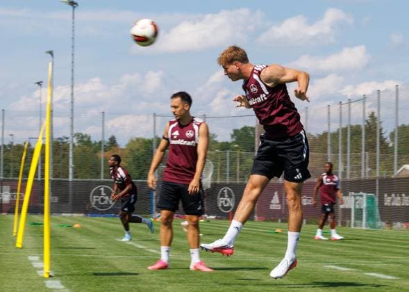 15.07.2026 - Fussball - 2. Fussball - Bundesliga - Saison 2026 2027 - 1. FC Nürnberg Nuernberg FCN ( Club ) - Training - Sportfoto Zink DaMa - xdaxmax - Eric Porstner (41, 1. FC Nürnberg FCN ) mit kopfball *** July 15, 2026 Soccer 2 Bundesliga 2026–2027 Season 1 FC Nürnberg Nuremberg FCN Club Training Sports Photo Zink DaMa xdaxmax Eric Porstner 41, 1 FC Nürnberg FCN with a header