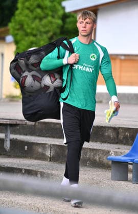 15.07.2026 - Fussball - 2. Bundesliga - Saison 2026 2027 - SpVgg Greuther Fürth Fuerth - Trainingslager Bad Wörishofen - - xwoxzix - Florian Hellstern (1, SpVgg Greuther Fürth ) *** July 15, 2026 Soccer 2. Bundesliga 2026–2027 Season SpVgg Greuther Fürth Fürth Training Camp in Bad Wörishofen xwoxzix Florian Hellstern 1, SpVgg Greuther Fürth