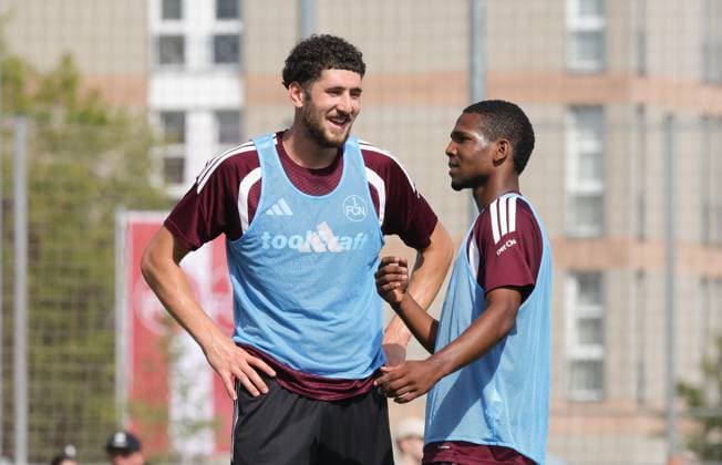 15.07.2026 - Fussball - 2. Fussball - Bundesliga - Saison 2026 2027 - 1. FC Nürnberg Nuernberg FCN ( Club ) - Training - Sportfoto Zink DaMa - xdaxmax - Khalid Abu El Haija (44, 1. FC Nürnberg FCN ) Miquel Angel Hurtado Gomez (43, 1. FC Nürnberg FCN ) unterhalten sich *** July 15, 2026 Soccer 2 Soccer Bundesliga 2026–2027 Season 1 FC Nuremberg Nuremberg FCN Club Training Sports Photo Zink DaMa xdaxmax Khalid Abu El Haija 44, 1 FC Nuremberg FCN Miquel Angel Hurtado Gomez 43, 1 FC Nuremberg FCN chatting