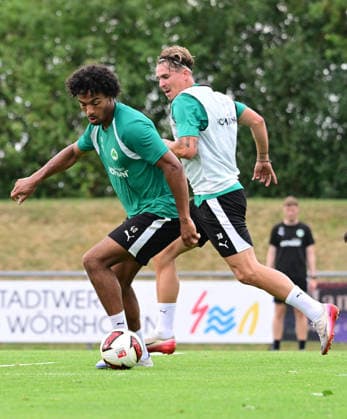 15.07.2026 - Fussball - 2. Bundesliga - Saison 2026 2027 - SpVgg Greuther Fürth Fuerth - Trainingslager Bad Wörishofen - - xwoxzix - David Abrangao (40, SpVgg Greuther Fürth ) Felix Klaus (30, SpVgg Greuther Fürth ) *** July 15, 2026 Soccer 2. Bundesliga 2026–2027 Season SpVgg Greuther Fürth Fürth Training Camp in Bad Wörishofen xwoxzix David Abrangao 40, SpVgg Greuther Fürth Felix Klaus 30, SpVgg Greuther Fürth
