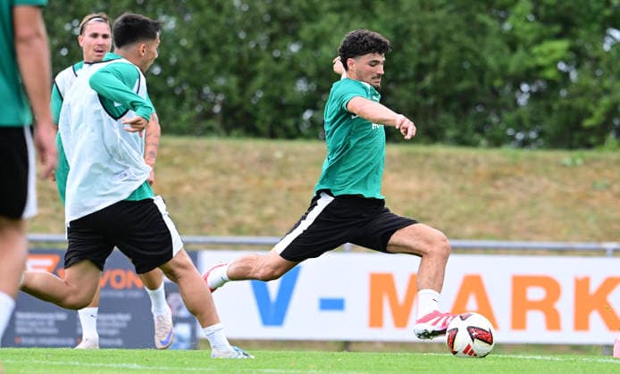15.07.2026 - Fussball - 2. Bundesliga - Saison 2026 2027 - SpVgg Greuther Fürth Fuerth - Trainingslager Bad Wörishofen - - xwoxzix - Shinta Appelkamp (8, SpVgg Greuther Fürth ) Mehmet Avlayici (44, SpVgg Greuther Fürth ) *** July 15, 2026 Soccer 2. Bundesliga 2026–2027 Season SpVgg Greuther Fürth Fürth Training Camp Bad Wörishofen xwoxzix Shinta Appelkamp 8, SpVgg Greuther Fürth Mehmet Avlayici 44, SpVgg Greuther Fürth