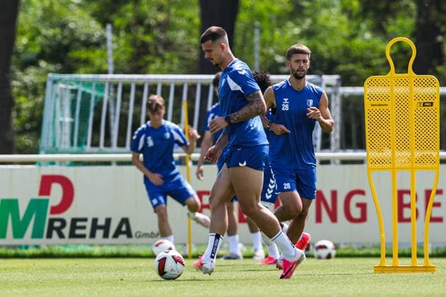 Mateusz Zukowski (l.,1. FC Magdeburg,22) und Torben Müssel (1. FC Magdeburg,26) - 2. Fußball Bundesliga Saison 2026-2027 Training 1. FC Magdeburg an der Avnet Arena in Magdeburg - Fußball,Mann,Männer,Deutschland,15.07.2026 *** Mateusz Zukowski, 1 FC Magdeburg, 22, and Torben Müssel, 1 FC Magdeburg, 26, 2026–2027 Bundesliga season, 1 FC Magdeburg training at the Avnet Arena in Magdeburg, soccer, man,Men, Germany, July 15, 2026