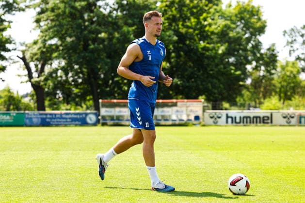 Alexander Ahl Holmström (1. FC Magdeburg,11) macht sein Aufbautraining - 2. Fußball Bundesliga Saison 2026-2027 Training 1. FC Magdeburg an der Avnet Arena in Magdeburg - Fußball,Mann,Männer,Deutschland,15.07.2026 *** Alexander Ahl Holmström of 1. FC Magdeburg, No. 11, is doing his rehabilitation training for the 2026–2027 Bundesliga season at the Avnet Arena in Magdeburg. Soccer, man, men, Germany, July 15, 2026
