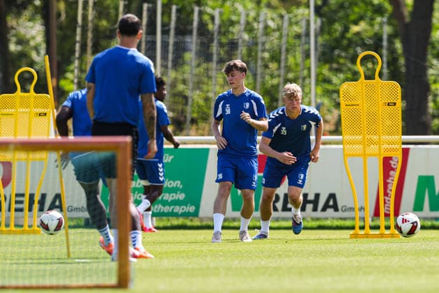 Adrian Drews (M.,1. FC Magdeburg,36) und Leon Mergner (1.FC Magdeburg,33) - 2. Fußball Bundesliga Saison 2026-2027 Training 1. FC Magdeburg an der Avnet Arena in Magdeburg - Fußball,Mann,Männer,Deutschland,15.07.2026 *** Adrian Drews M, 1 FC Magdeburg, 36, and Leon Mergner, 1 FC Magdeburg, 33, 2. Bundesliga, 2026–2027 season, 1 FC Magdeburg training session at the Avnet Arena in Magdeburg, soccer, man,Men, Germany, July 15, 2026
