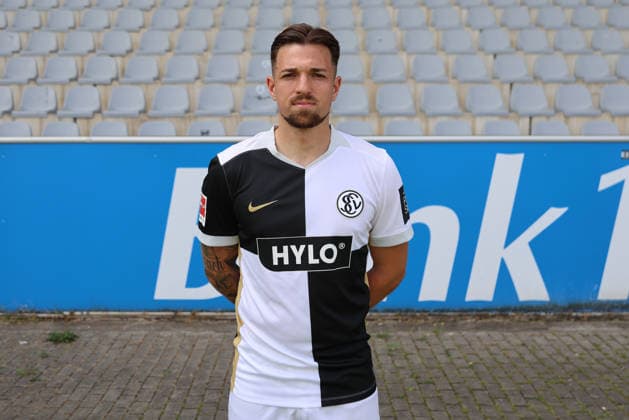 Luca Schnellbacher; SV 07 Elversberg; 1.BL, Porträttermin 2026 2027, Elversberg Ursapharm-Arena an der Kaiserlinde Saarland Deutschland (DEU) *** Luca Schnellbacher, SV 07 Elversberg 1, Bundesliga, Photo Shoot 2026–2027, Elversberg Ursapharm Arena at the Kaiserlinde, Saarland, Germany, DEU Copyright: xSebastianxBachx