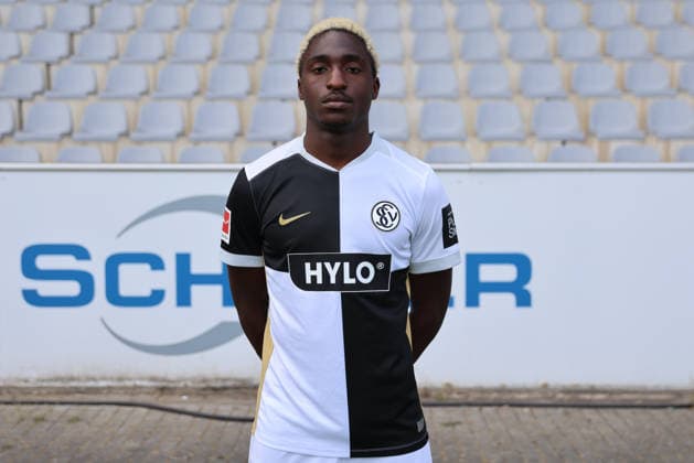 David Mokwa; SV 07 Elversberg; 1.BL, Porträttermin 2026 2027, Elversberg Ursapharm-Arena an der Kaiserlinde Saarland Deutschland (DEU) *** David Mokwa, SV 07 Elversberg 1, Bundesliga, Profile Session 2026–2027, Elversberg Ursapharm Arena at the Kaiserlinde, Saarland, Germany, DEU Copyright: xSebastianxBachx