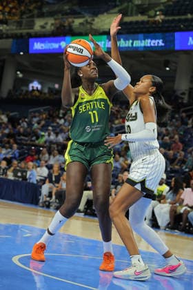 CHICAGO, IL - JULY 15: Azura Stevens 30 of the Chicago Sky guards Awa Fam 11 of the Seattle Storm during the first half on July 15, 2026 at Wintrust Arena in Chicago, Illinois. (Photo by Melissa Tamez Icon Sportswire) WNBA, Basketball Damen, USA JUL 15 Seattle Storm at Chicago Sky EDITORIAL USE ONLY Icon260715004
