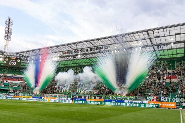 SOCCER - Rapid vs Panathinaikos, test match VIENNA,AUSTRIA,15.JUL.26 - SOCCER - ADMIRAL Bundesliga, Super League, SK Rapid Wien vs Panathinaikos Athen, test match. Image shows fans of Rapid.  GEPAxpictures xPhilippxBrem