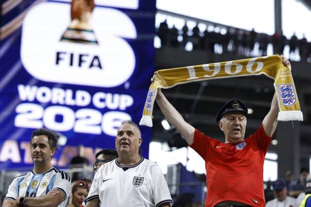 ATLANTA - England fans with a 1966 scarf ahead of the 2026 FIFA World Cup, WM, Weltmeisterschaft, Fussball semi-final match between England and Argentina at Atlanta Stadium on July 15, 2026, in Atlanta, Georgia, United States. MAURICE VAN STEEN ANP FIFA World Cup 2026 - semi final 2026 xVIxANPxSportx xMauricexvanxSteenxIVx 563597074 originalFilename: 563597074.jpg