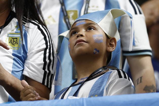 FIFA World Cup, WM, Weltmeisterschaft, Fussball 2026 semifinals - England vs Argentina A young supporter of Argentina before the FIFA World Cup 2026 semifinals match England against Argentina, in Atlanta, USA, 15 July 2026. ATLANTA United States  Copyright: xWILLxOLIVERx